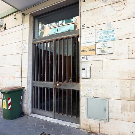 Guesthost - Casa Massimo Salerno